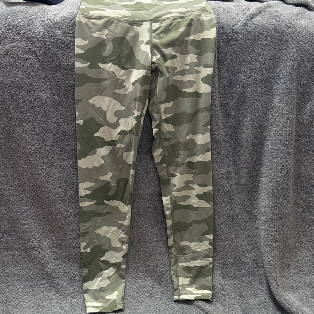 Aerie Green and White Camouflage Women’s  Leggings